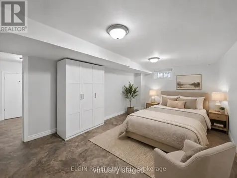 2 Lyndale Avenue Central Elgin ON N5R 1C4