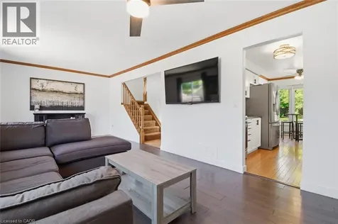 54 Merritt Crescent Grimsby ON L3M 5B7