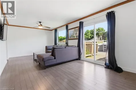 54 Merritt Crescent Grimsby ON L3M 5B7
