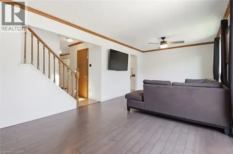 54 Merritt Crescent Grimsby ON L3M 5B7