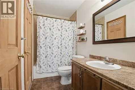 54 Merritt Crescent Grimsby ON L3M 5B7