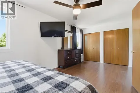 54 Merritt Crescent Grimsby ON L3M 5B7