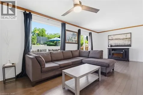 54 Merritt Crescent Grimsby ON L3M 5B7