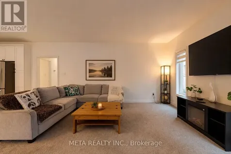 61 Maidens Crescent Collingwood ON L9Y 5M4