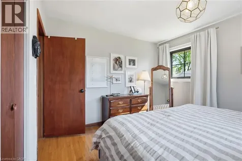 6 Mccammon Street Paris ON N3L 1V9