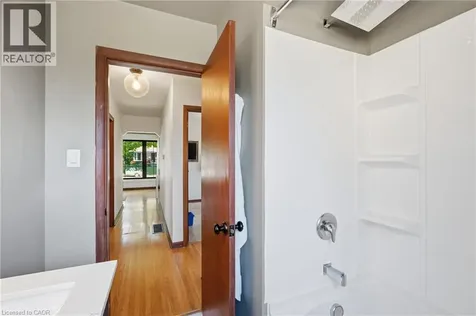 6 Mccammon Street Paris ON N3L 1V9
