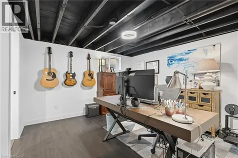 6 Mccammon Street Paris ON N3L 1V9