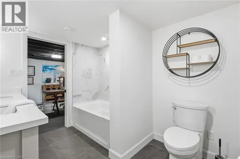 6 Mccammon Street Paris ON N3L 1V9