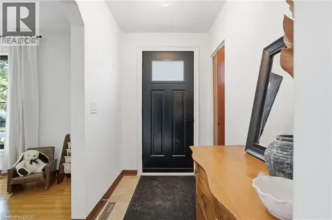 6 Mccammon Street Paris ON N3L 1V9