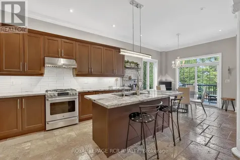 19 Emerald Heights Drive Whitchurch-stouffville ON L4A 0C8