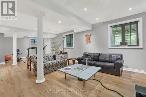 19 Emerald Heights Drive Whitchurch-stouffville ON L4A 0C8