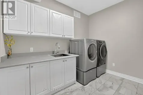 19 Emerald Heights Drive Whitchurch-stouffville ON L4A 0C8