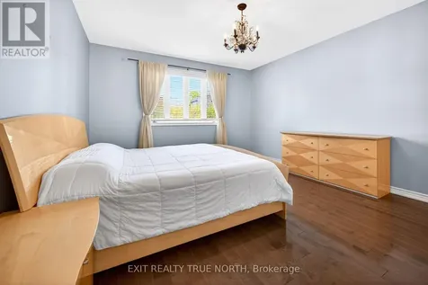 27 Grand Poplar Lane Wasaga Beach ON L9Z 0C7