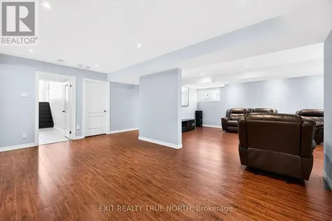 27 Grand Poplar Lane Wasaga Beach ON L9Z 0C7