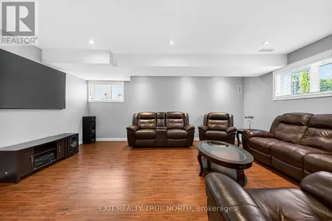 27 Grand Poplar Lane Wasaga Beach ON L9Z 0C7