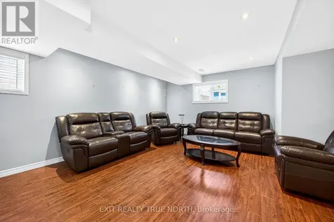27 Grand Poplar Lane Wasaga Beach ON L9Z 0C7