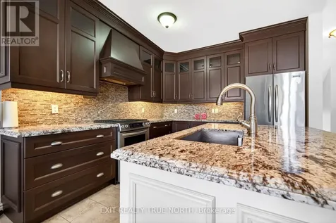 27 Grand Poplar Lane Wasaga Beach ON L9Z 0C7