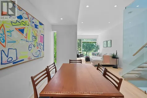 26 Stonehurst Avenue Ottawa ON K1Y 1R4