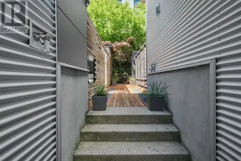 26 Stonehurst Avenue Ottawa ON K1Y 1R4