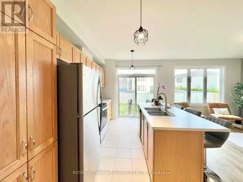 422 Cope Drive Ottawa ON K2V 0P8