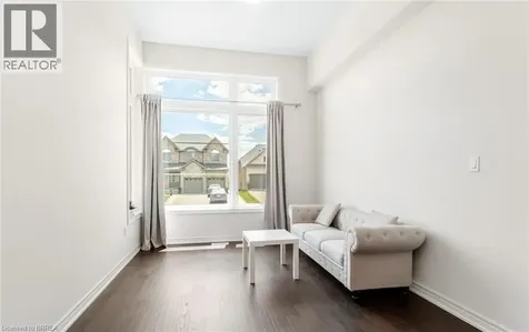 10 Mcgovern Lane Paris ON N3L 0K3