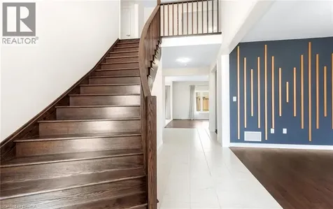 10 Mcgovern Lane Paris ON N3L 0K3