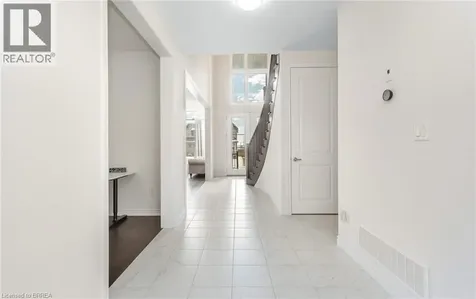 10 Mcgovern Lane Paris ON N3L 0K3