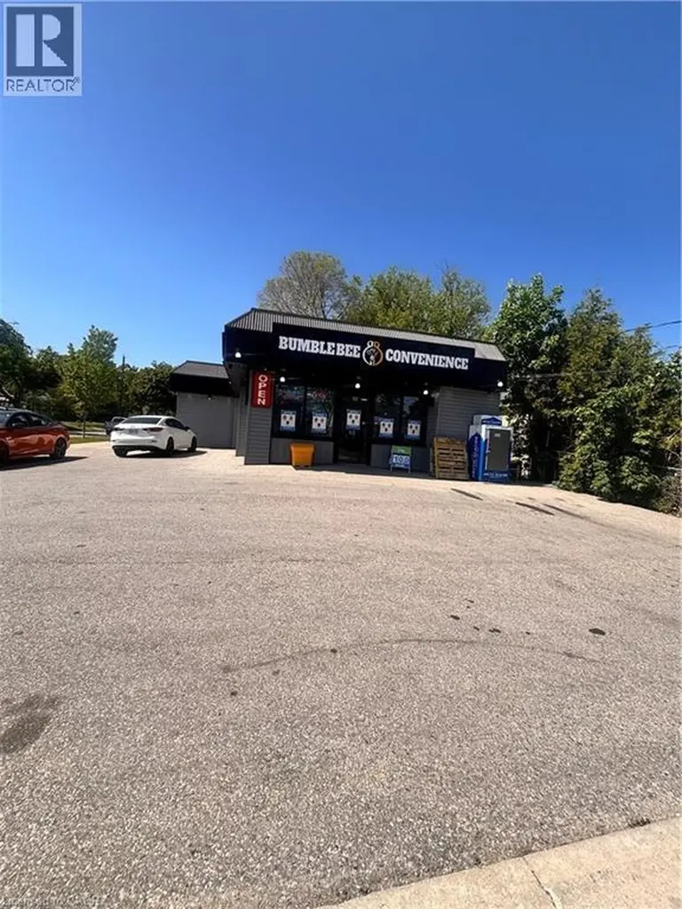556 Stirling Avenue South Kitchener ON N2M 3J6