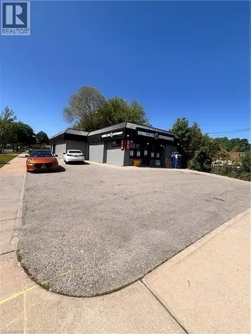 556 Stirling Avenue South Kitchener ON N2M 3J6