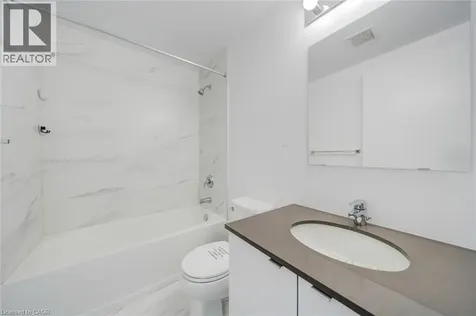 7711 Green Vista Gate Niagara Falls ON L2H 1R1