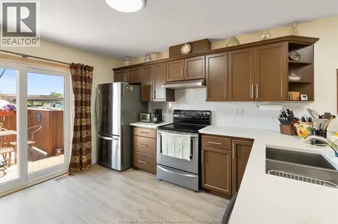 11294 Timber Bay Crescent Windsor ON N8R 2L2
