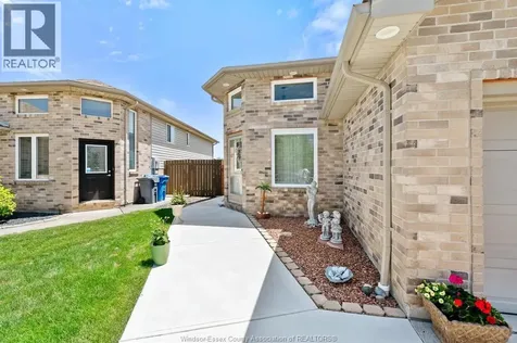 11294 Timber Bay Crescent Windsor ON N8R 2L2