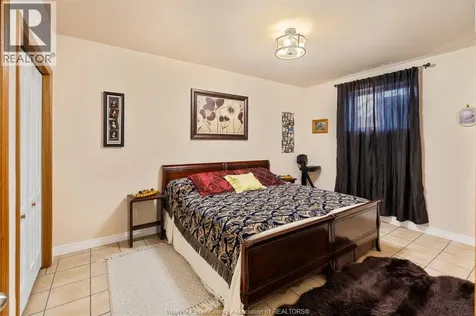 11294 Timber Bay Crescent Windsor ON N8R 2L2