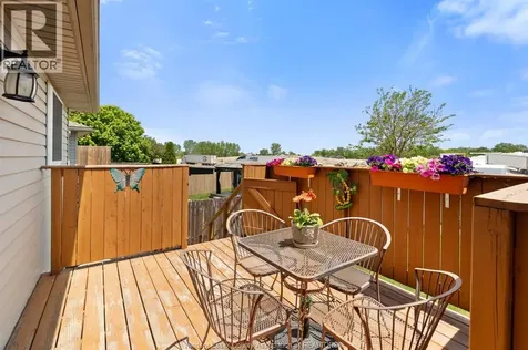 11294 Timber Bay Crescent Windsor ON N8R 2L2