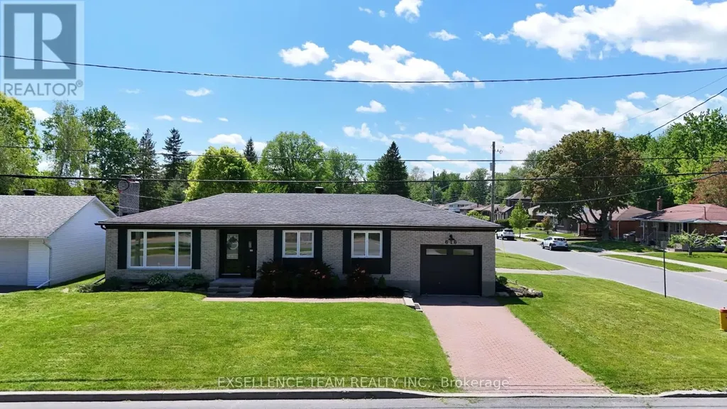 616 Surgenor Street West Cornwall ON K6J 2H4