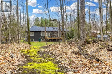 123 Desroches Trail Tiny ON L9M 1R3