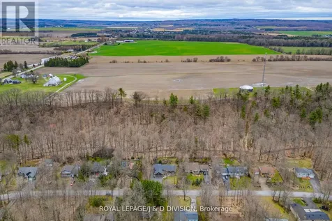 123 Desroches Trail Tiny ON L9M 1R3