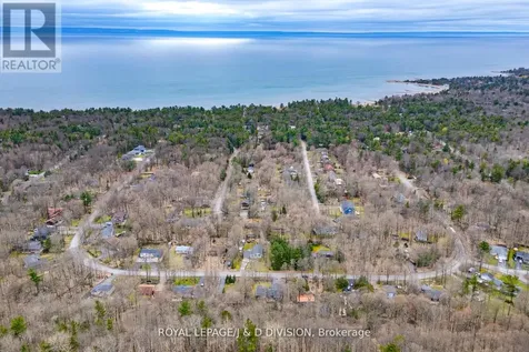 123 Desroches Trail Tiny ON L9M 1R3