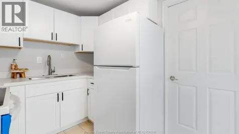 1296 Elm Avenue Windsor ON N8X 2B5