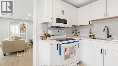 1296 Elm Avenue Windsor ON N8X 2B5