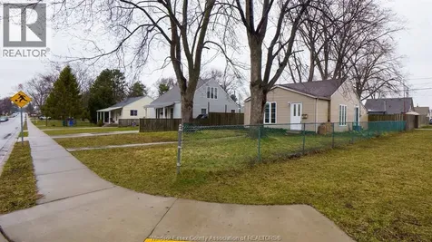 1296 Elm Avenue Windsor ON N8X 2B5