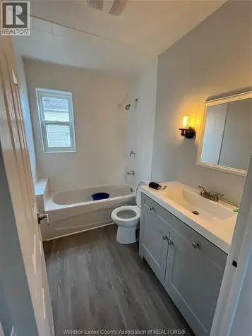 1296 Elm Avenue Windsor ON N8X 2B5