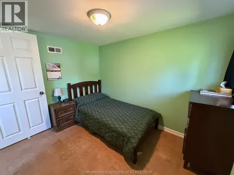 141 Poplar Street Chatham ON N7L 1K4