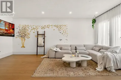 657 Clearbrook Drive North Ottawa ON K2J 5S1