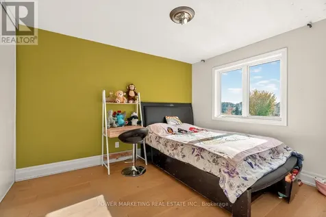 657 Clearbrook Drive North Ottawa ON K2J 5S1