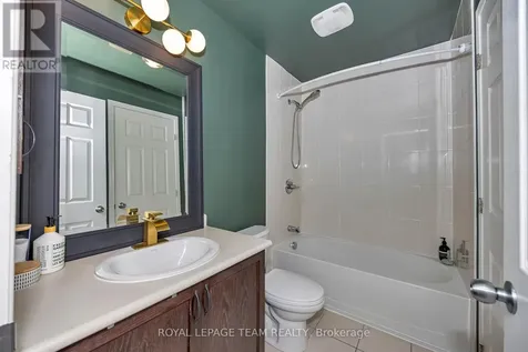 226 Arrita Street Ottawa ON K2S 0J7
