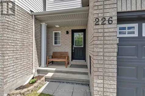 226 Arrita Street Ottawa ON K2S 0J7