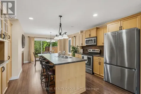 73 Greenway Boulevard St. Thomas ON N5P 4P8