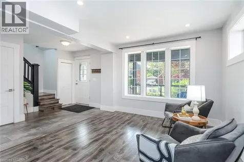 40 Woodland Avenue Kitchener ON N2M 3G7