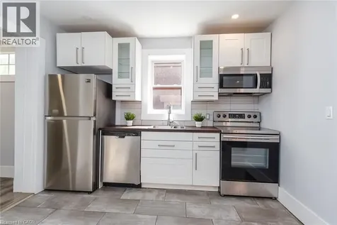 40 Woodland Avenue Kitchener ON N2M 3G7